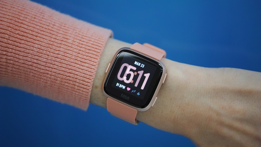fitbit silver versa