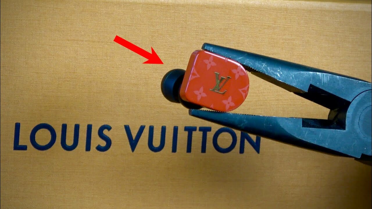 What&#39;s inside Louis Vuitton Headphones? - Tweaks For Geeks